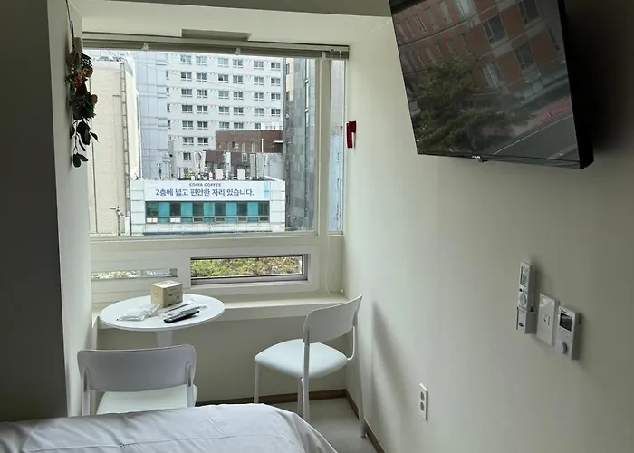 Gasthof Hausda Private Bathroom Two-queen-beds Picture Window Seoul