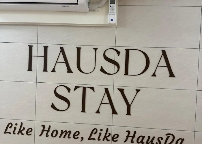 Hausda Private Bathroom Two-queen-beds Picture Window