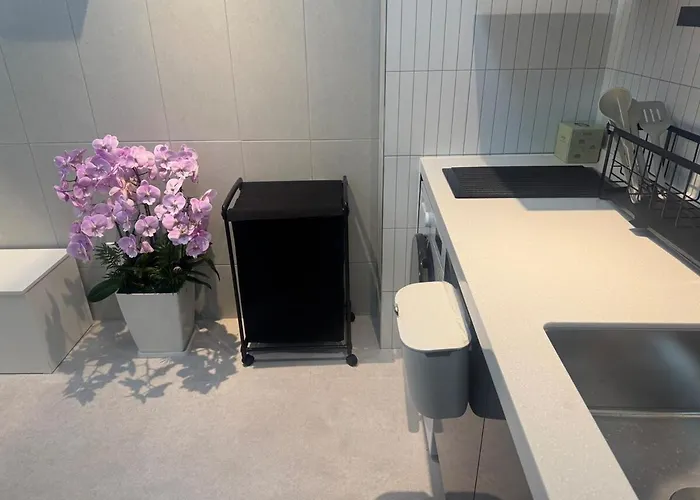 Gasthof Hausda Private Bathroom Two-queen-beds Picture Window Seoul