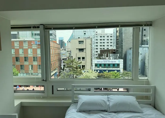 Hausda Private Bathroom Two-queen-beds Picture Window