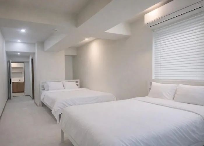 Hausda Private Bathroom Two-queen-beds Picture Window