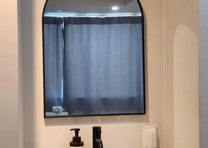 Гостевой дом Hausda Private Bathroom Two-queen-beds Picture Window