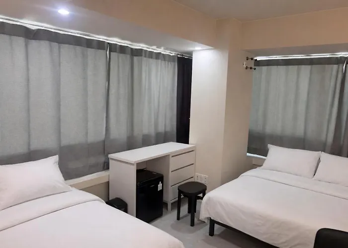 Гостевой дом Hausda Private Bathroom Two-queen-beds Picture Window
