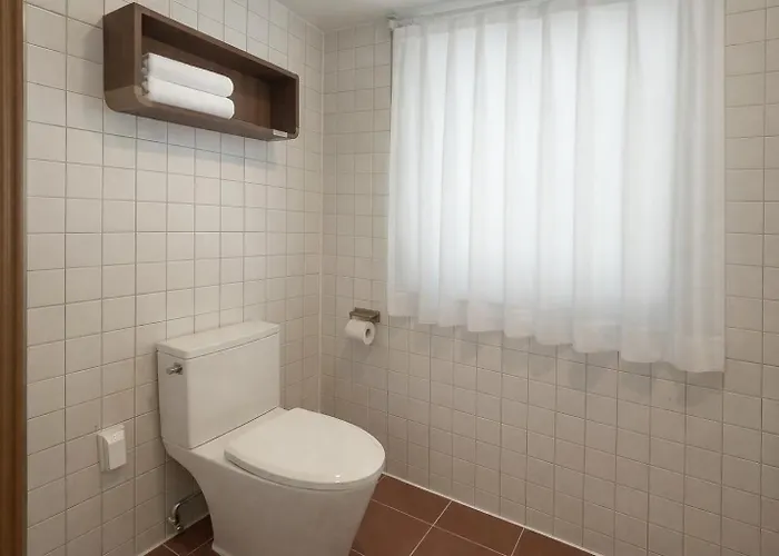 Гостевой дом Hausda Private Bathroom Two-queen-beds Picture Window Сеул