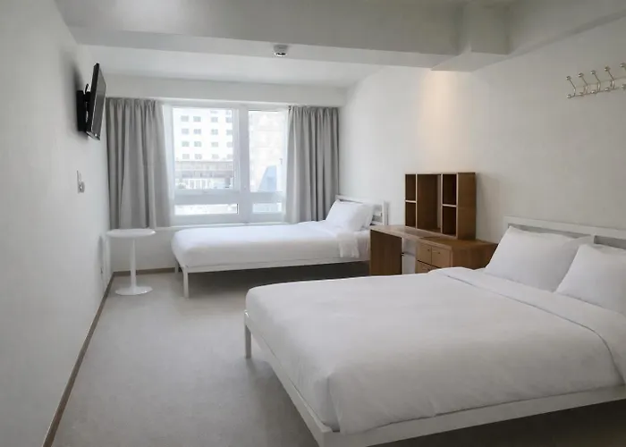 Hausda Private Bathroom Two-queen-beds Picture Window *