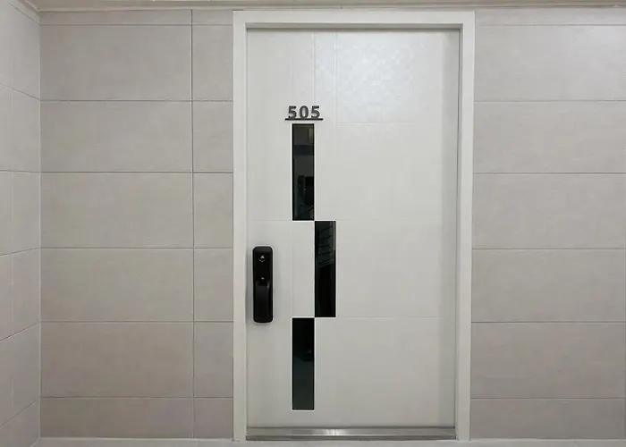 Hausda Private Bathroom Two-queen-beds Picture Window